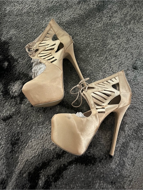 Shoes - Women's Lace-Up Cutout Platform Heels in Nude